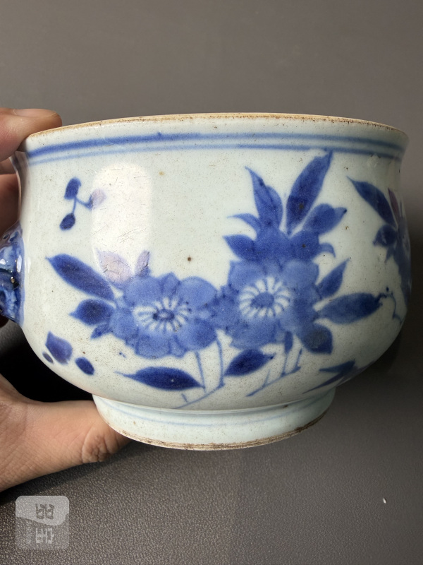 明崇祯 青花花卉纹兽耳炉 - 图6